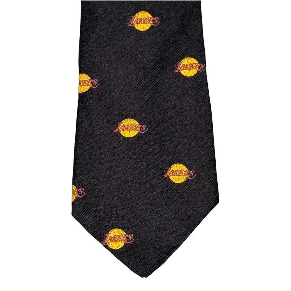 Los Angeles Lakers Team Issued Exclusive 100% Silk Neck Tie 55